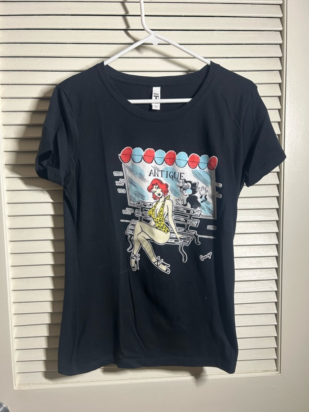 Rockin’ Bette Black Graphic Tee with Vintage Pin-Up Illustration